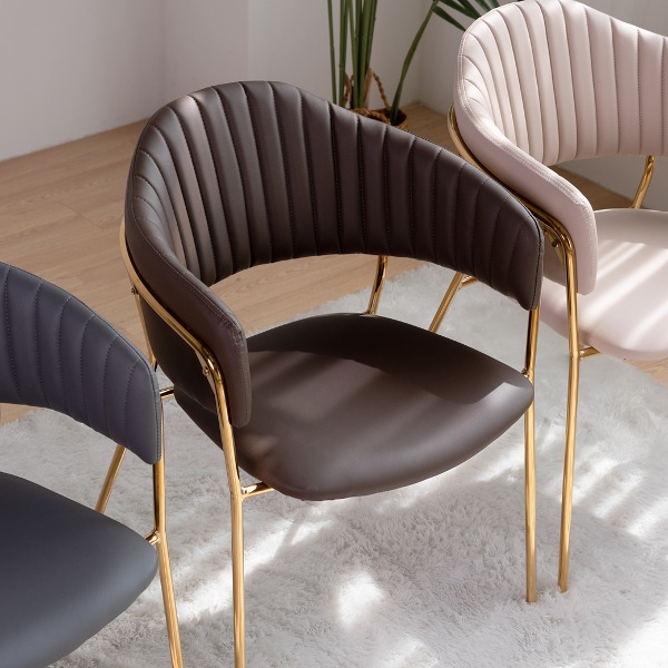 C2494 솔티체어 가죽  퀼팅 라운드 완조립 골드 카페 거실 디자인 의자