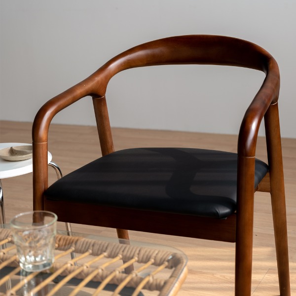 C2548 모블체어 가죽 목재 곡선등받이 식탁 인테리어 의자